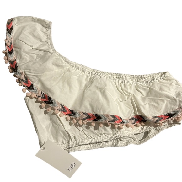 NWT TOBI Judy White One Shoulder Crop - Picture 6 of 9